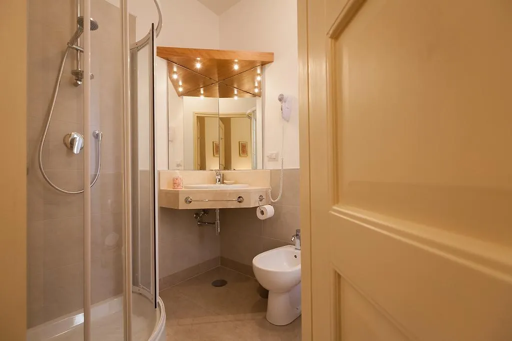 Betty Holiday Valadier Guest House Rome Italy